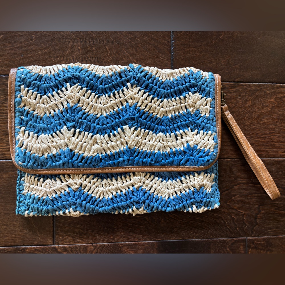Shiraleah Woven Jute Chevron Blue and Cream Clutch Wristlet Bag